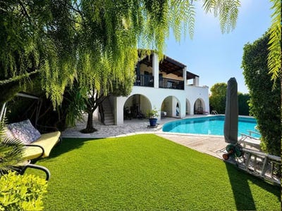 /international/fr/poussan-poussan-languedoc-roussillon-310108807871/
