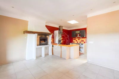 /international/fr/salernes-provence-alpes-cote-d-azur-310100603849/