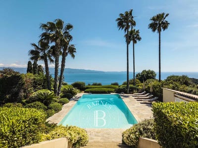 /international/fr/ajaccio-corsica-310100608268/