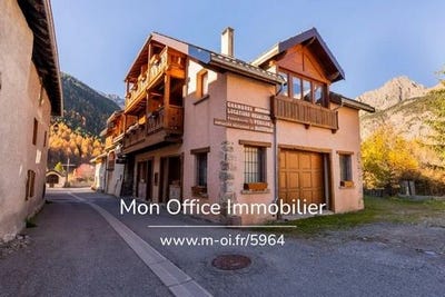/international/fr/246-route-des-oches-ceillac-provence-alpes-cote-d-azur-310106877431/