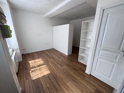 /international/fr/laval-pays-de-la-loire-310100824537/?lang=zh-cn