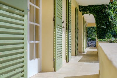 /international/fr/rayol-canadel-sur-mer-hh-15304628-rayol-canadel-sur-mer-provence-alpes-cote-d-azur-310100953782/