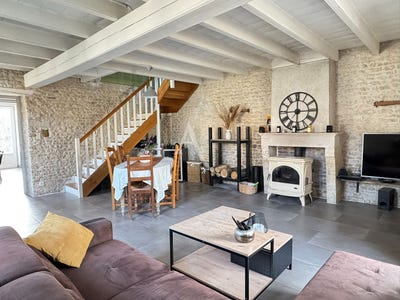 /international/fr/vouille-les-marais-pays-de-la-loire-310105340595/