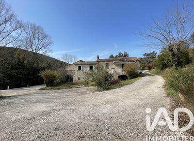 /international/fr/montclus-languedoc-roussillon-310105173612/