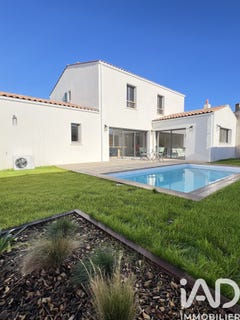 /international/fr/angoulins-charente-310106415575/