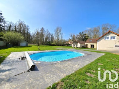 /international/fr/houdan-ile-de-france-310098389917/
