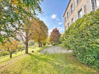 /international/fr/la-roche-blanche-auvergne-310107642527/