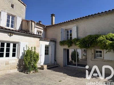 /international/fr/saint-amant-de-boixe-charente-310108619678/