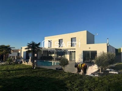 /international/fr/bessines-charente-310098976899/