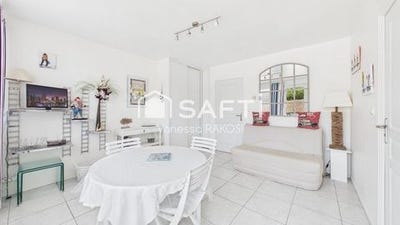 /international/fr/le-grand-village-plage-charente-310107758704/