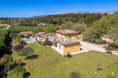 /international/fr/aix-en-provence-provence-alpes-cote-d-azur-310099223841/