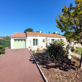 /international/fr/saint-avaugourd-des-landes-pays-de-la-loire-310108592292/