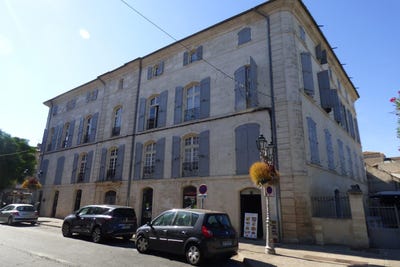 /international/fr/pezenas-languedoc-roussillon-310108943770/