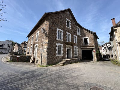 /international/fr/segur-le-chateau-limousin-310108510138/