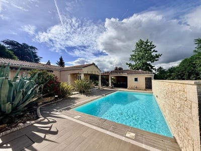 /international/fr/lamonzie-saint-martin-aquitaine-310108838545/