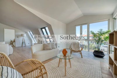 /international/fr/la-rochelle-franche-comte-310085928894/?lang=en