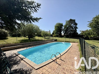 /international/fr/neuvy-grandchamp-burgundy-310107671529/