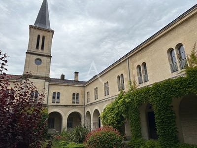 /international/fr/niort-charente-310105241765/