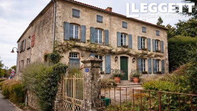 /international/fr/la-foret-sur-sevre-charente-310105420940/