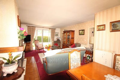 /international/fr/le-perray-en-yvelines-ile-de-france-310098923040/