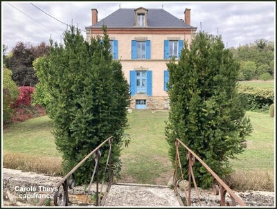 /international/fr/moulins-auvergne-310099725278/?lang=en