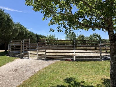 /international/fr/montpon-menesterol-aquitaine-310108102818/
