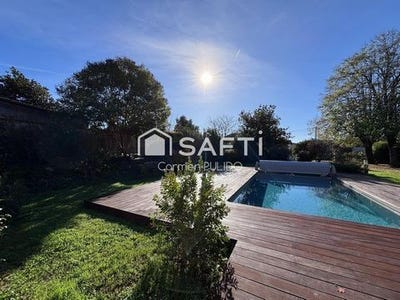 /international/fr/saint-magne-de-castillon-aquitaine-310100651717/