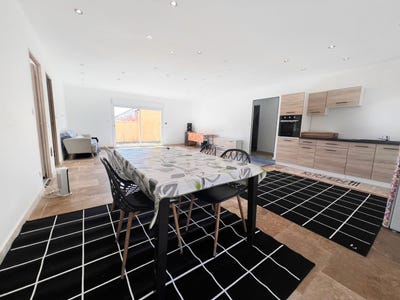 /international/fr/montceau-les-mines-burgundy-310107912584/