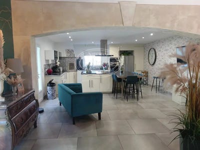/international/fr/lezignan-corbieres-languedoc-roussillon-310108704271/