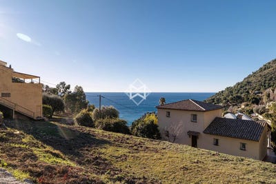 /international/fr/eze-provence-alpes-cote-d-azur-310108265196/