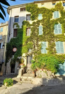 /international/fr/cotignac-provence-alpes-cote-d-azur-310103749856/