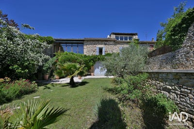 /international/fr/goudargues-languedoc-roussillon-310108371273/