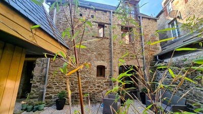 /international/fr/dinan-brittany-310107068634/