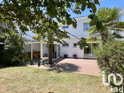 /international/fr/saint-gilles-croix-de-vie-pays-de-la-loire-310101016597/