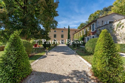 /international/fr/poitiers-charente-310103412395/