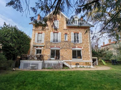 /international/fr/versailles-ile-de-france-310107565064/