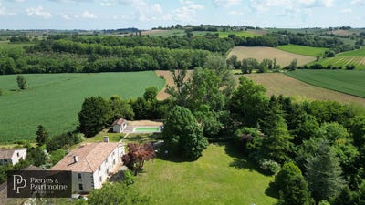 /international/fr/moncrabeau-aquitaine-310105432519/