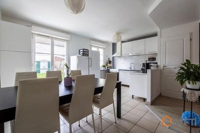 /international/fr/saint-just-en-chaussee-picardie-310106521221/