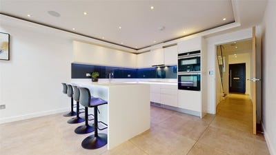 /international/gb/rose-joan-mews-london-london-england-310107522682/