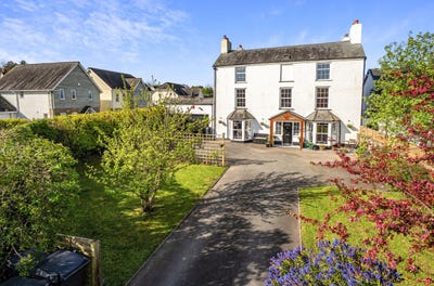 /international/gb/barnstaple-england-310120477610/