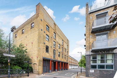 /international/gb/bermondsey-wall-east-london-london-england-310108590879/