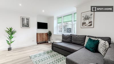 /international/gb/london-england-310100875351/