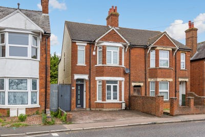 /international/gb/63-upper-tilehouse-st-hitchin-sg5-2ee-uk-hitchin-england-310108776136/