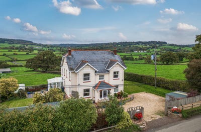 /international/gb/cullompton-england-310110429689/