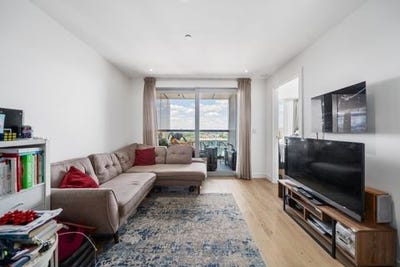 /international/gb/wandsworth-england-310100890485/
