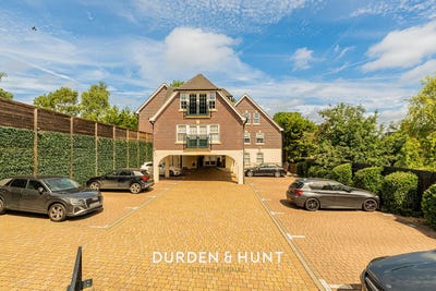 /international/gb/buckhurst-hill-england-310120431959/