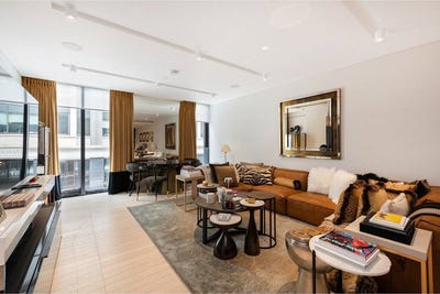 /international/gb/burlington-gate-london-london-england-310108561496/