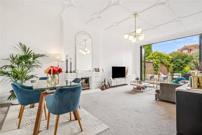 /international/gb/mapesbury-road-london-london-england-310108181428/