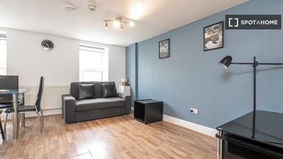 /international/gb/london-england-310108563002/