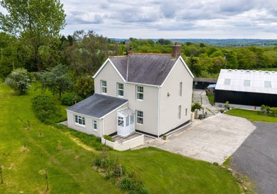 /international/gb/clynderwen-wales-310108865417/